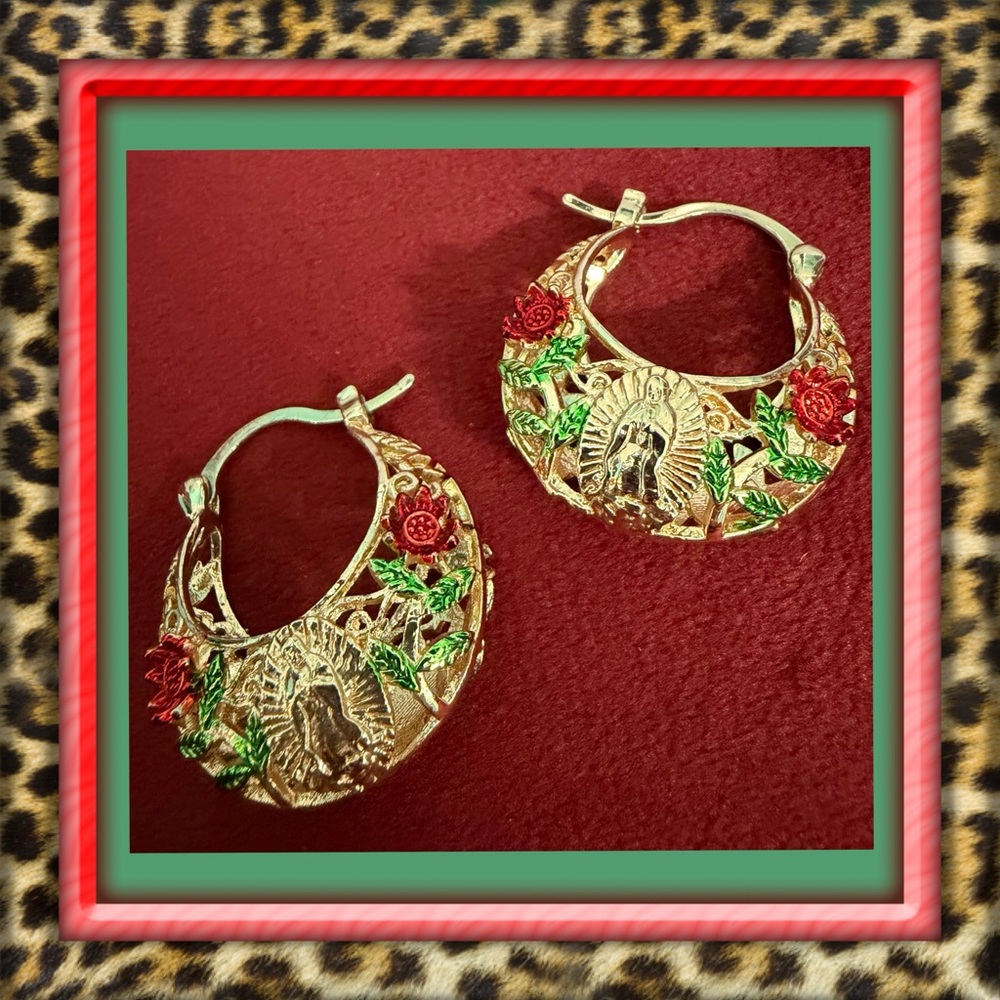 👑✅PRICE FIRM✅Elegant 18kt Gold Plated Puff Hoop Earrings. NWOT